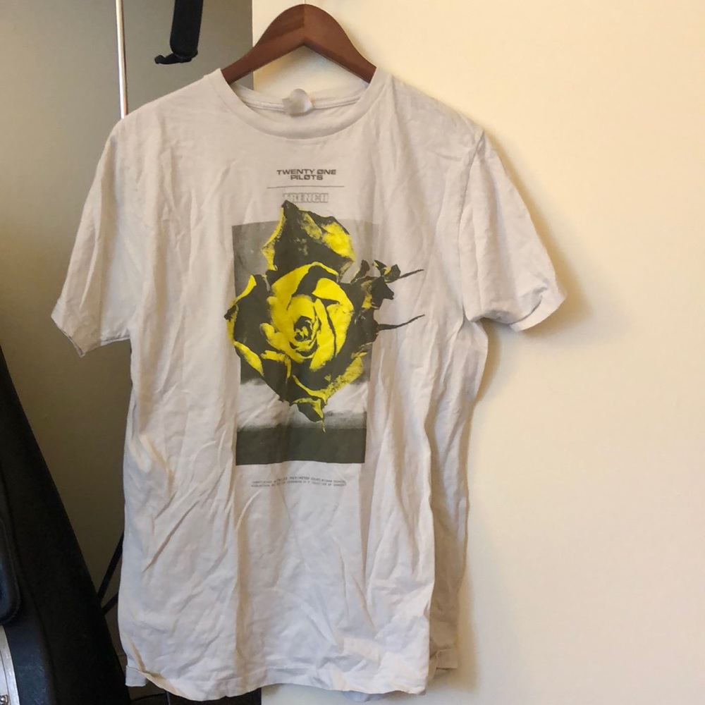 Twenty one pilots band Tshirt L (fits closer to M)